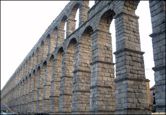 20120227-aqueduct Segovia_-_Acueducto_04.jpg